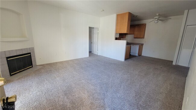 Primary Photo - 4730 E Craig Rd