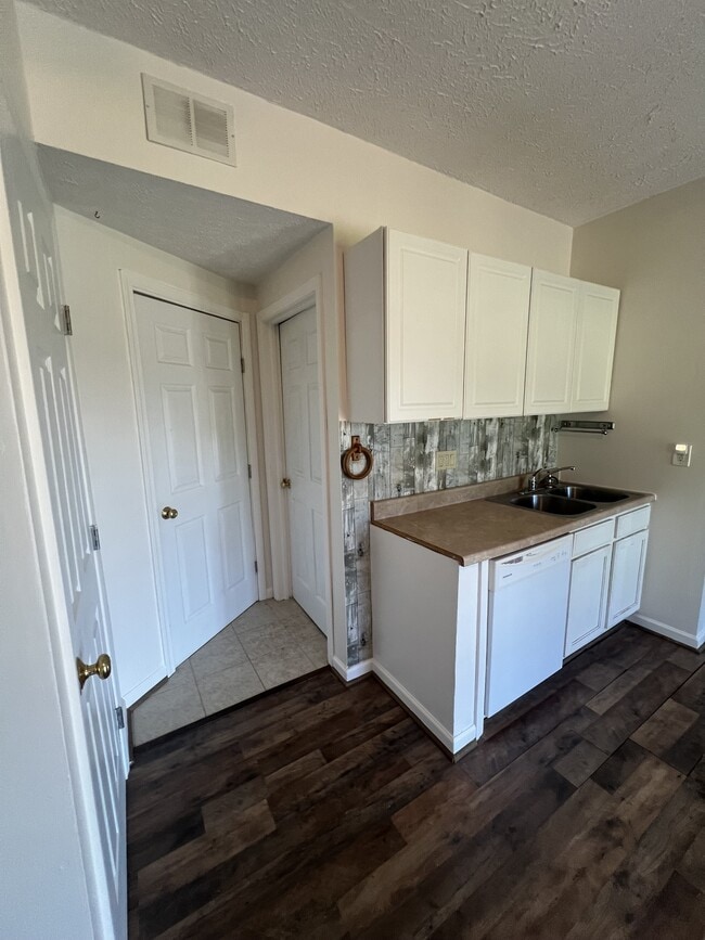 Building Photo - 12797 OH-39