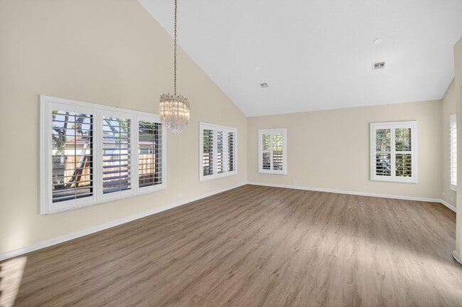 Building Photo - 4517 NW 5th Ave