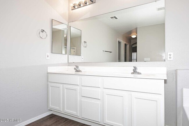 Building Photo - 29237 N Yellow Bee Dr