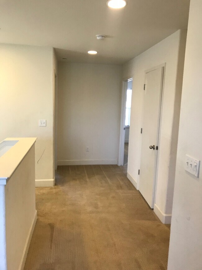 Building Photo - Now Available – 4 Bedroom Home with Loft i...