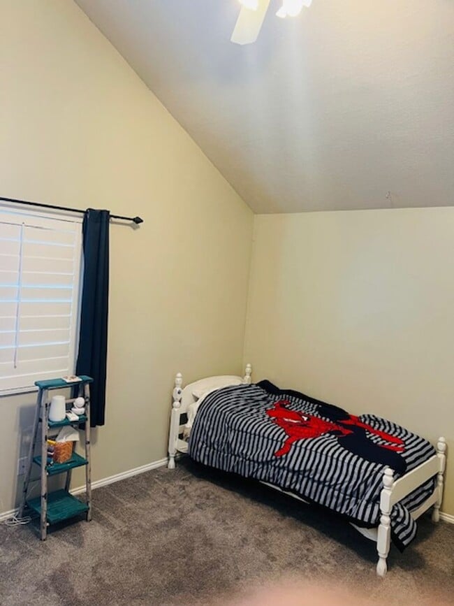 Building Photo - Beautiful home on Layton East bench