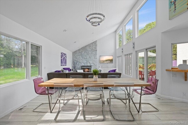 Building Photo - 5 Lakewood Ln