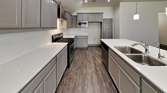 Building Photo - 9437 NW 87th St