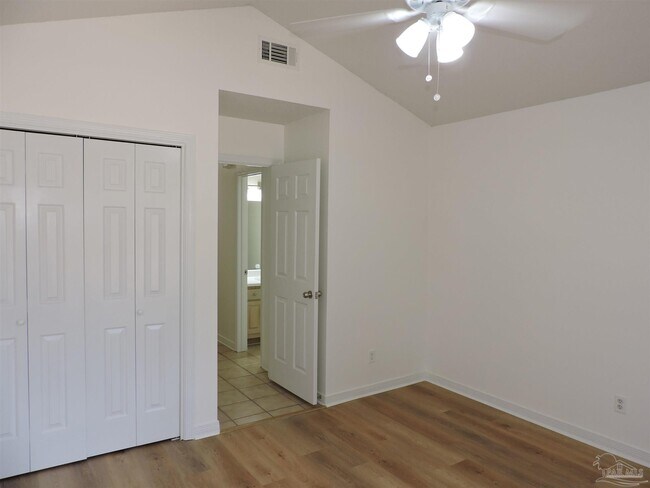 Building Photo - 6340 Summer Lakes Ln