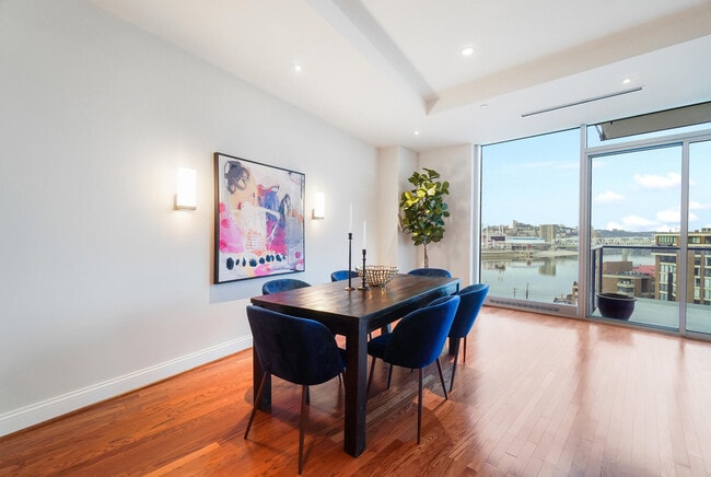 Building Photo - 1 Roebling Wy