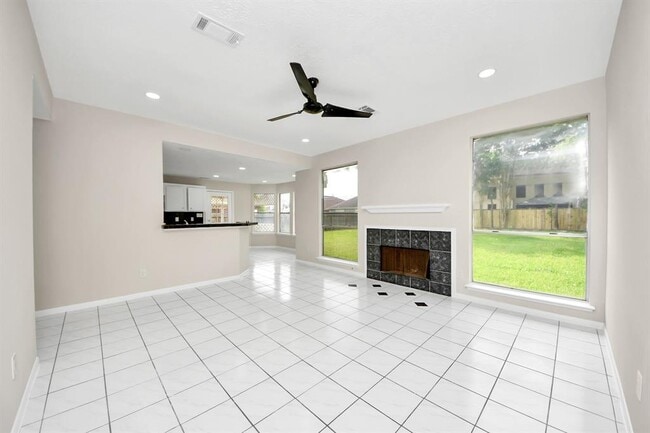 Building Photo - 16731 Sussex Dr