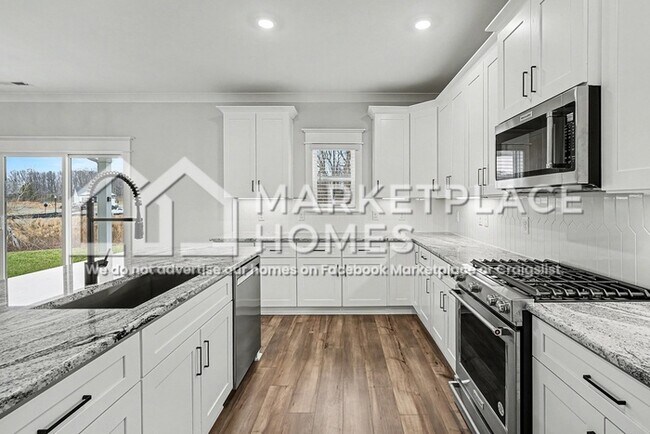 Building Photo - 556 Kingwood Ln