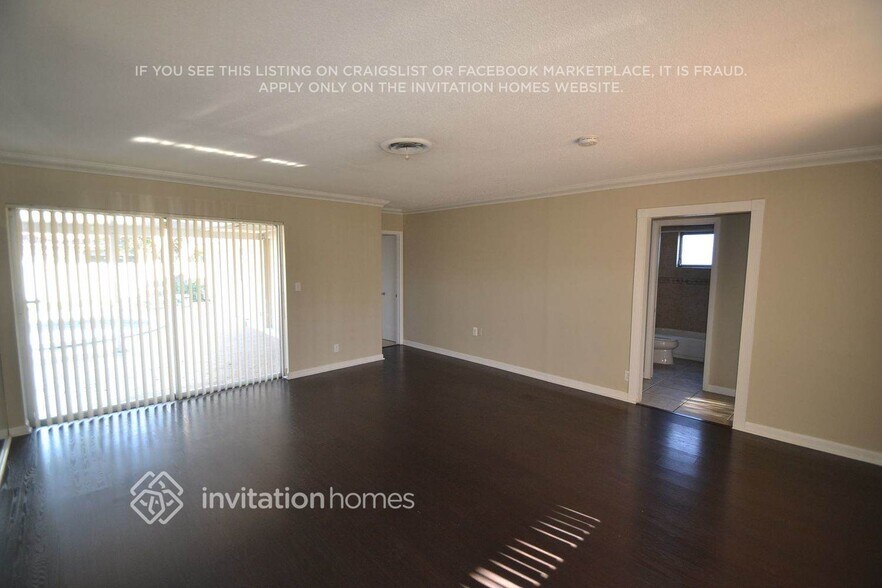 Building Photo - 1501 N 46th Ave