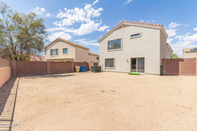 Building Photo - 1009 S 239th Dr