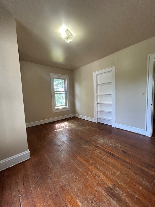 Building Photo - Spacious 2-Bedroom Apartment – Convenient Front Royal Location
