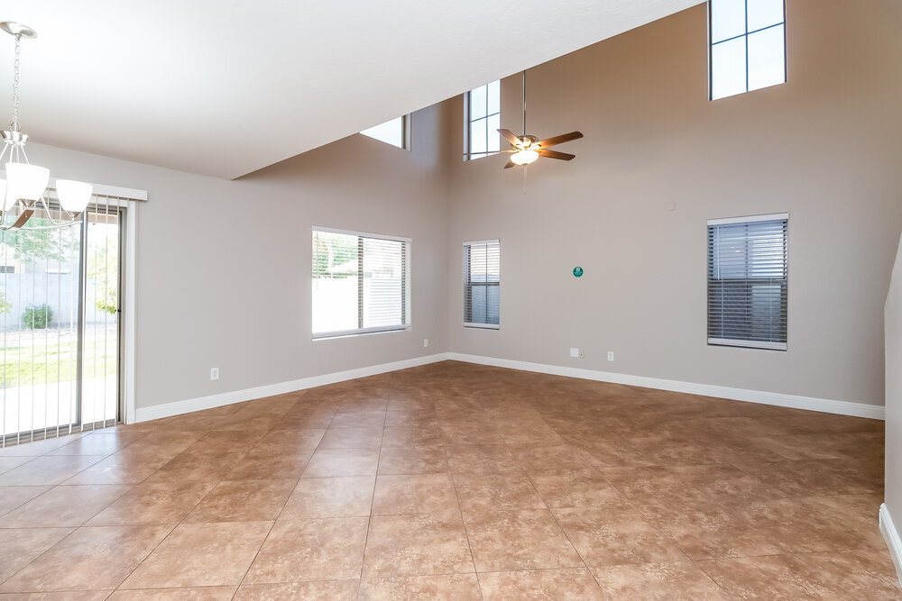 Building Photo - 354 E Bradstock Way