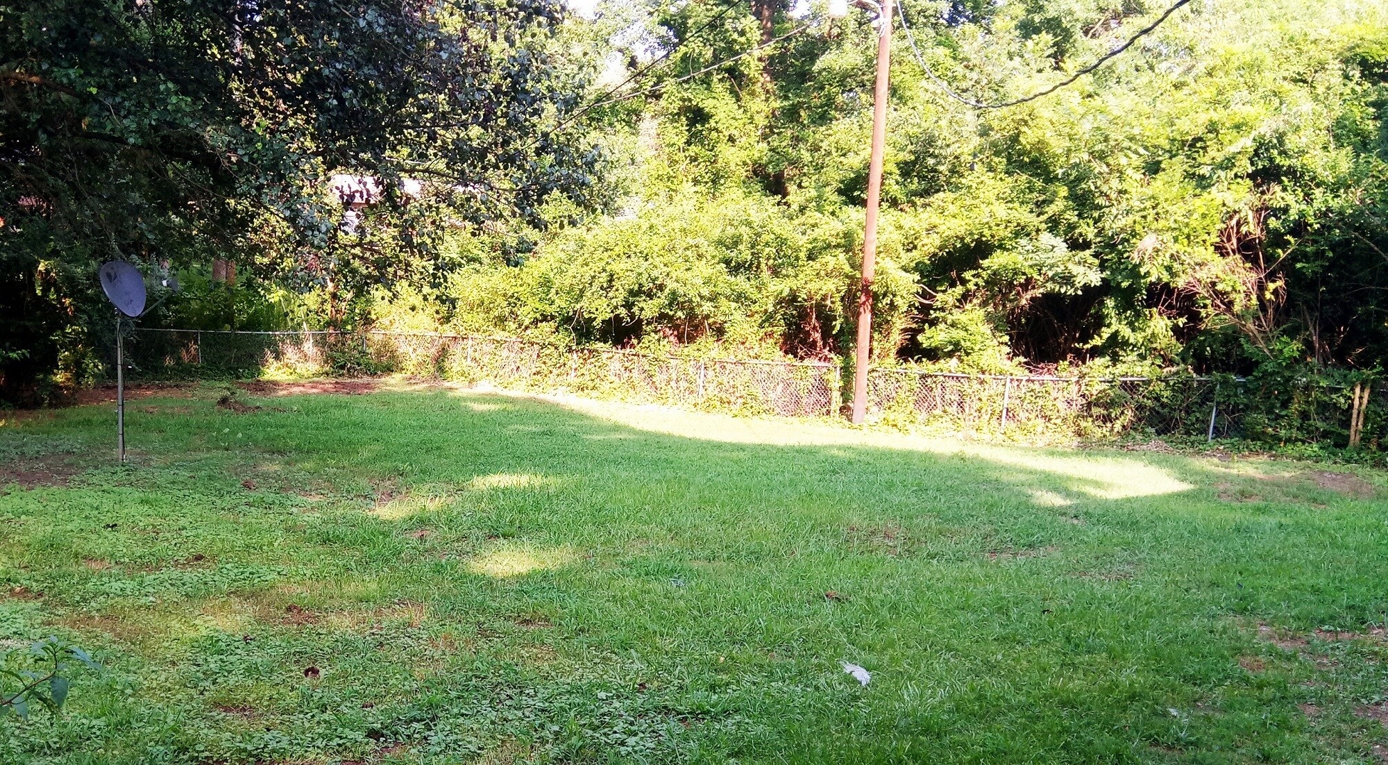 Building Photo - 412 Azalea Dr