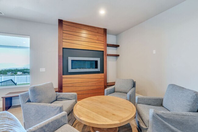 Building Photo - 2872 N Sorrel Dr