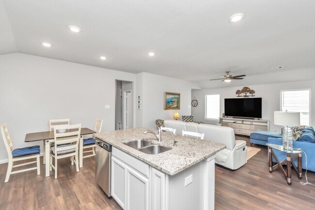 Building Photo - 6842 Scarlet Sagebrush St