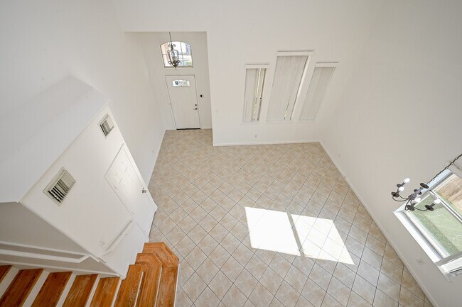 Building Photo - 18135 Brightwood Park Ln