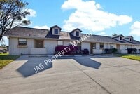 Building Photo - 1234 Montecello Dr