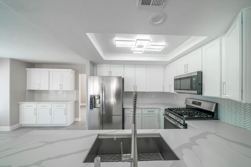 Building Photo - 1804 Summit Pointe Dr