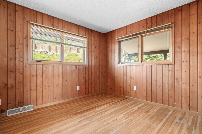 Building Photo - 848 Aspen Dr