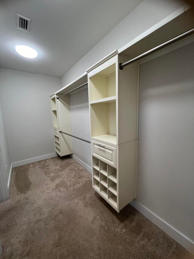 Building Photo - 201 Marsh Landing S