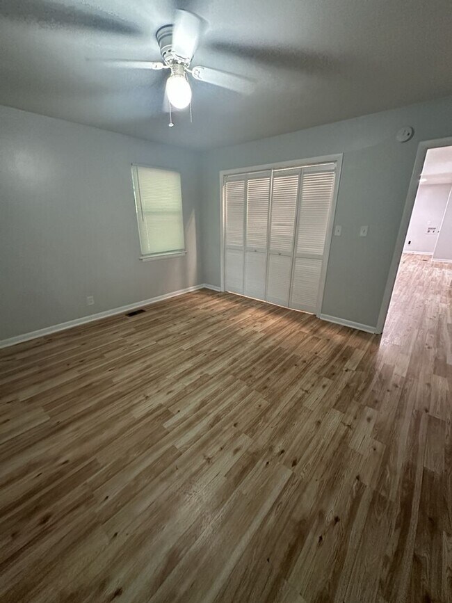 Building Photo - Comfortable Chattanooga Living at Clift View Drive