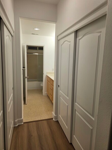 Building Photo - 426 Matteri Cir