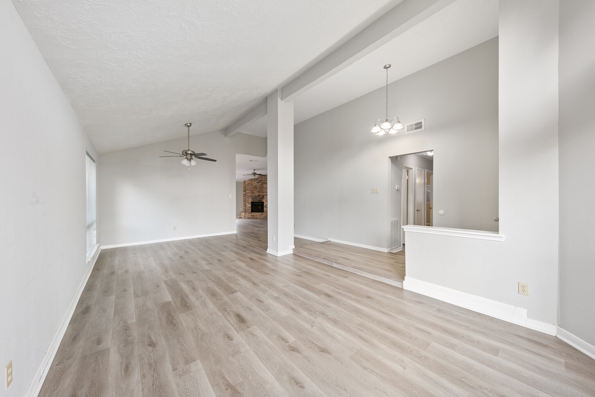 Building Photo - 10530 Rippling Fields Dr
