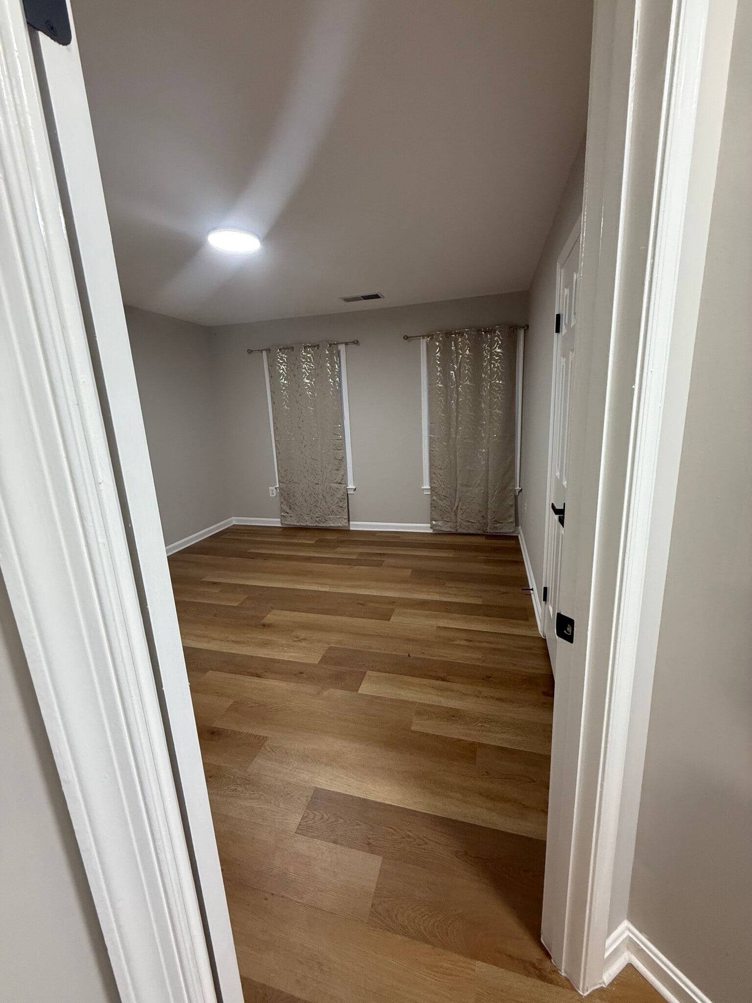 Building Photo - 3520 Golden Hill Dr