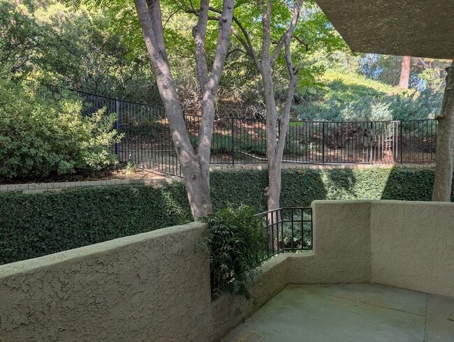 Building Photo - 24153 Del Monte Dr.