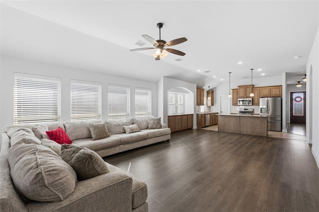 Building Photo - 310 Marigold Ct