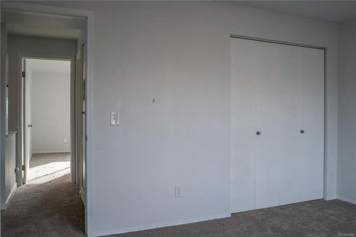 Building Photo - 313 W Lehow Ave