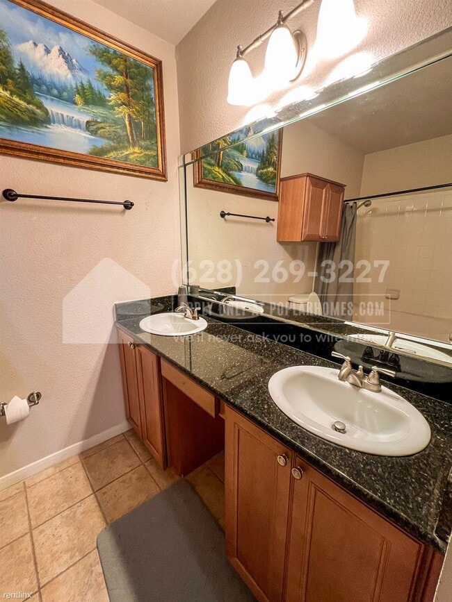 Building Photo - 2 br, 2 bath Condo - 2255 Braeswood Park D...