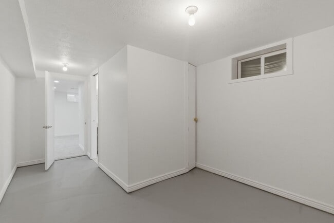 Building Photo - 8111 E Briarwood Blvd