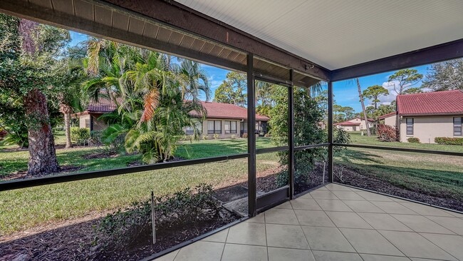 Building Photo - Renovated 2/2 Home with Garage in South Sarasota