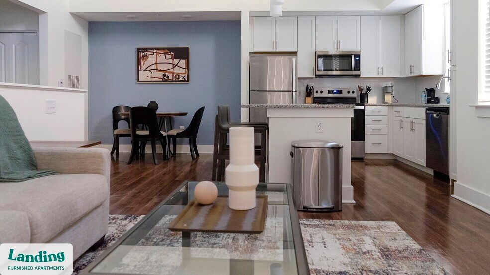 Building Photo - 901 Kelly Green Ln