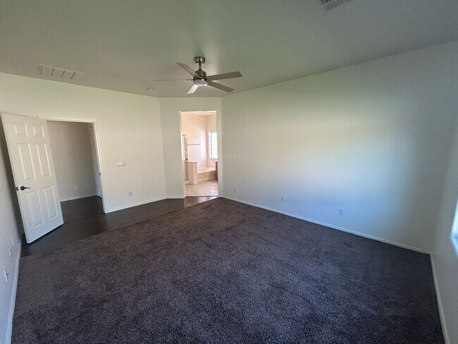 Building Photo - 16024 W Gelding Dr