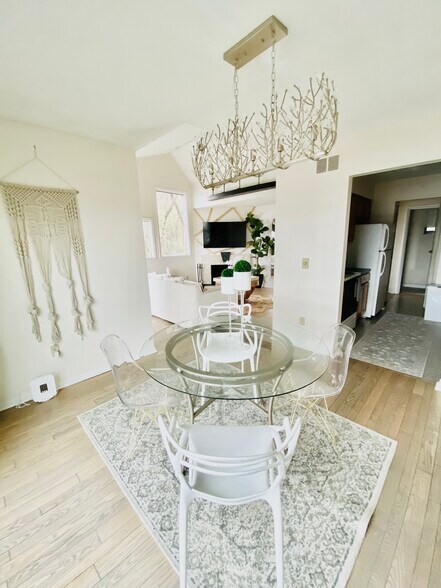 Building Photo - 2415 Maryland Ave