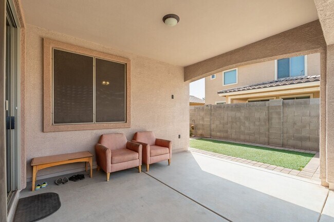 Building Photo - Welcome Home! This stunning 4 bedroom, 3 b...
