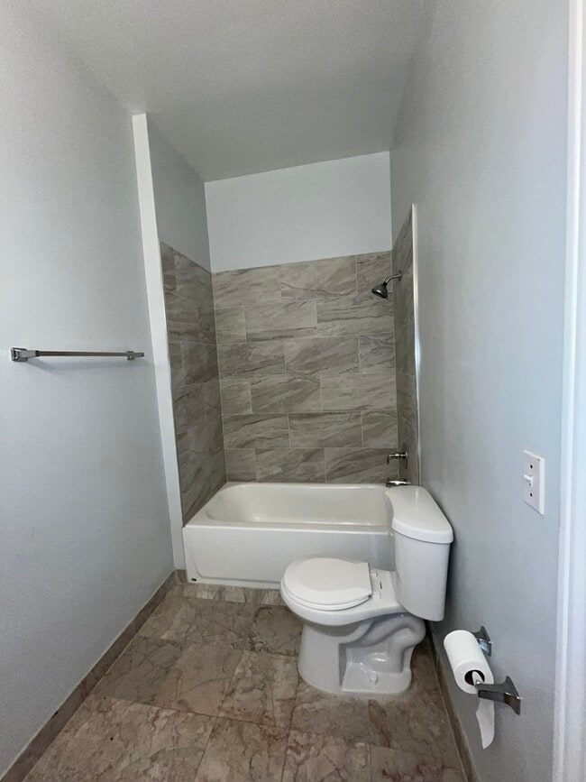 Building Photo - 2437 W Lexington St