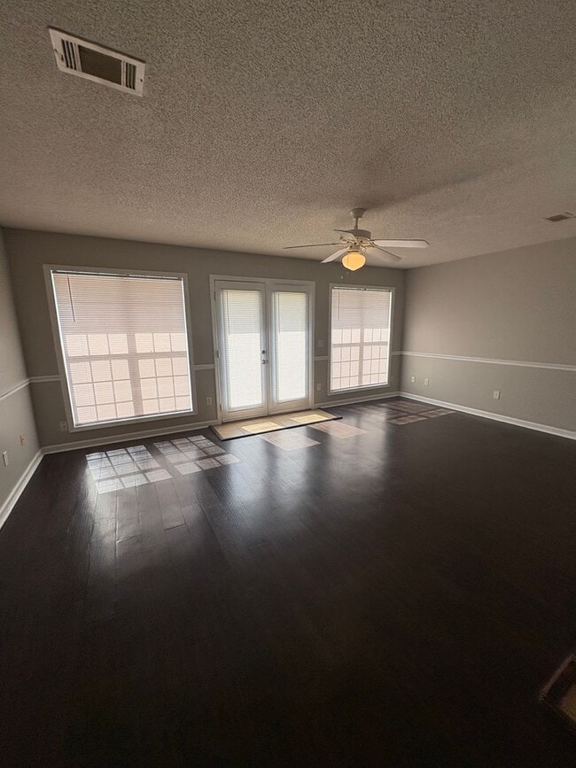 Building Photo - 165 N Spring View Dr