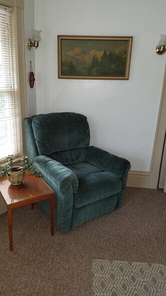 LIVING ROOM 2 FLOOR - 3236 N Downer Ave