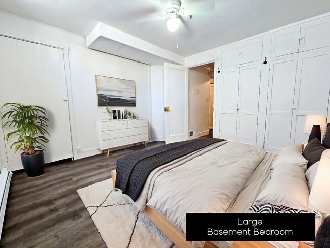 Building Photo - Adorable Centrally Located, Renovated Home...