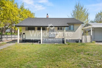 Building Photo - Welcome home to this charming 3 bedroom & ...