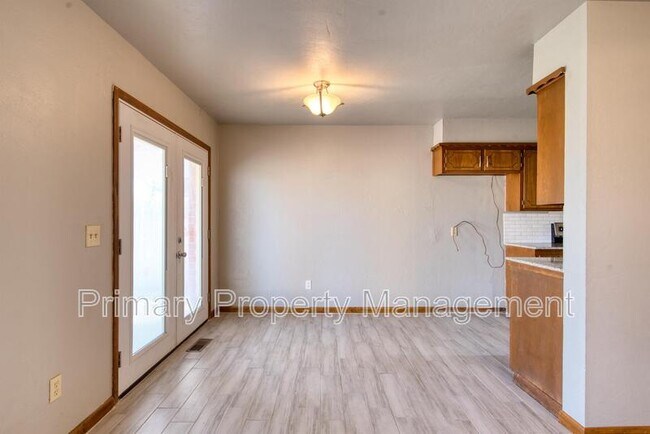 Building Photo - 303 Kimberly Ln
