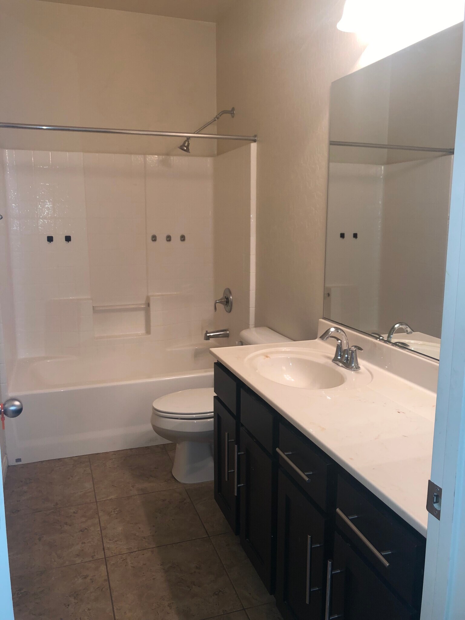 This is the full bathroom at the loft - 263 Garden Trellis Ct