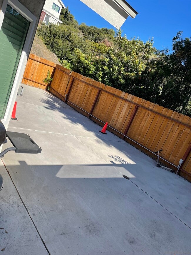 Building Photo - 2296 Manzana Way