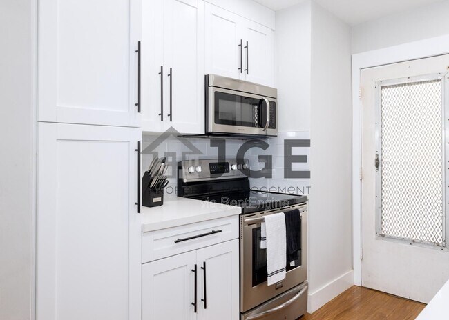 Building Photo - 270 NE 191st St