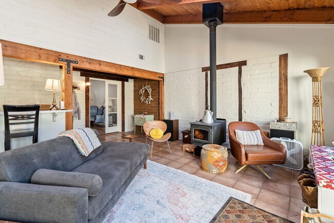 Building Photo - 3700 Las Pilitas Rd