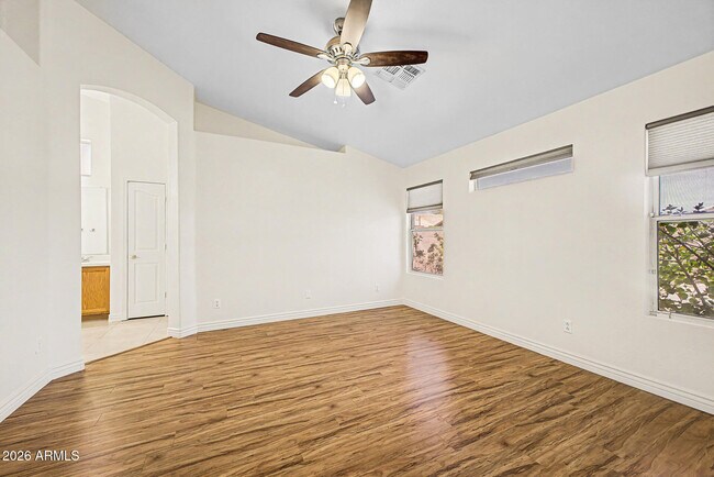 Building Photo - 678 W Fremont Dr