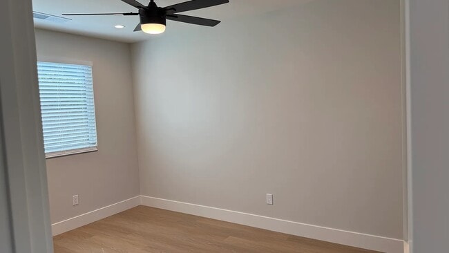Building Photo - 352 Olive Ave